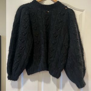 Doen Tudor Sweater Size Large Excellent Used Condition